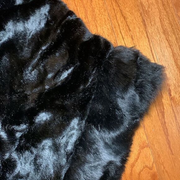 Caracilua OS women's luxury faux fur jacket/wrap/cape/shawl for wedding party - Picture 4 of 11